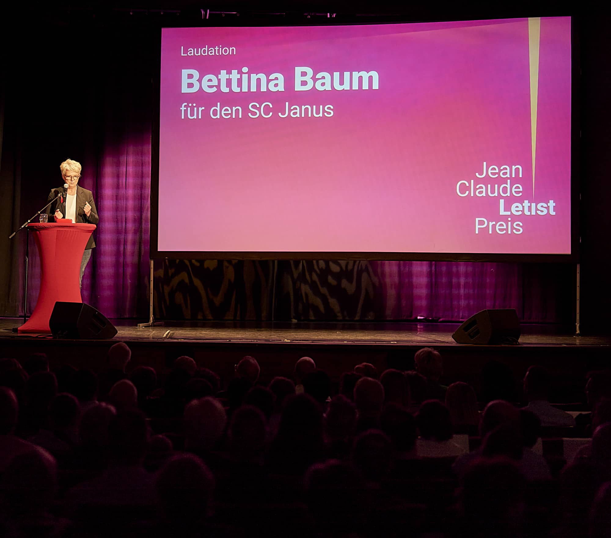Laudatorin Bettina Baum für SC Janus